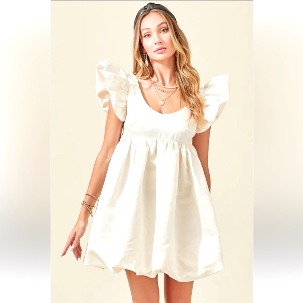 Day + Moon Babydoll Shiny Cream Dress Size Medium